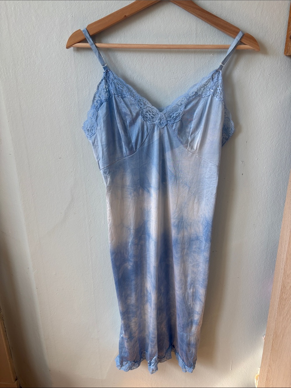 Source Unknown Blue Tie-Dye Lace Trim Slip Dress
